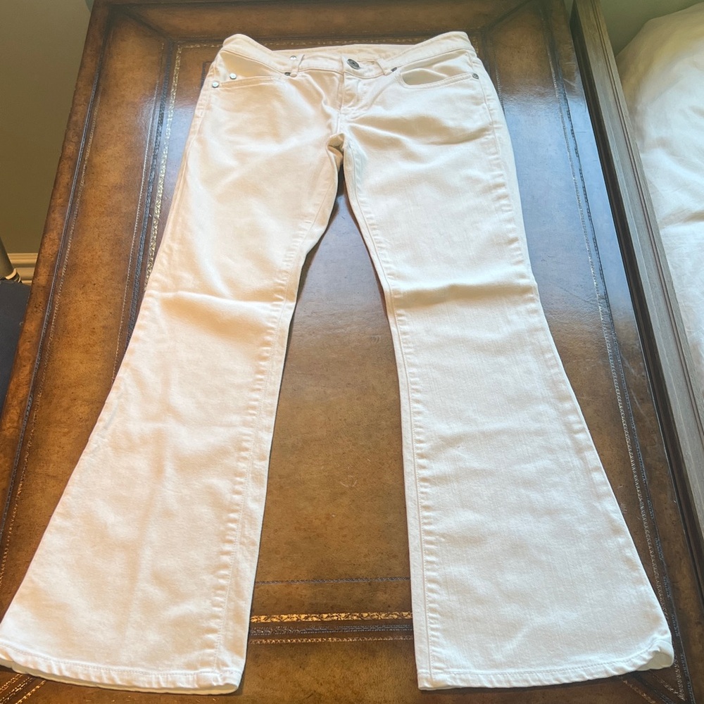 Elie Tahari Cream Boot Cut Jeans Size 2